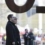 La canciller alemana recibe con honores militares al primer ministro griego