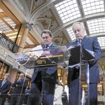 Mas y Carretero firman un acuerdo para «conseguir la independencia», en un acto al que CDC quiso dar vistosidad