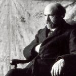 EL ESCRITOR HURAÑO. Pío Baroja, retratado con gesto ausente en torno a 1915 por el célebre fotógrafo manchego Alfonso