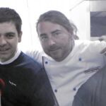 De izda. a dcha., los cocineros David Muñoz, Juan Pozuelo, Sergio Fernández, Chema de Isidro, Héctor García, uno de los voluntarios, y Quim Casellas, ayer, preparando la cena solidaria.