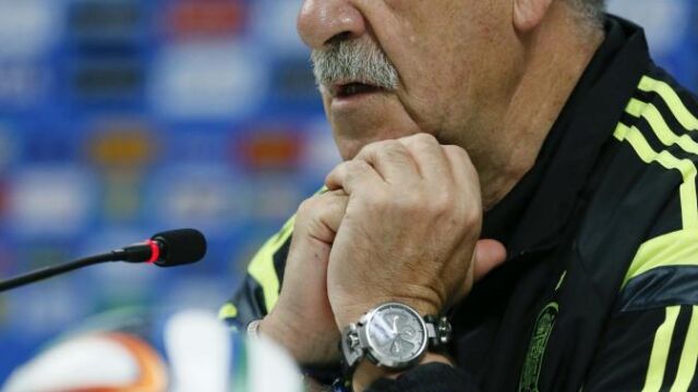 Vicente del Bosque participa a una rueda de prensa en Salvador de Bahía (Brasil).