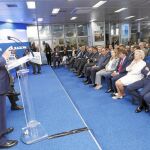 Juan-Miguel Villar Mir se dirige a los presentes durante su discurso en la sede de LA RAZÓN
