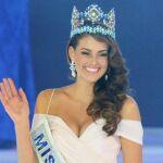 La surafricana Rolene Strauss se ha alzado con la corona de Miss Mundo hoy en Londres.