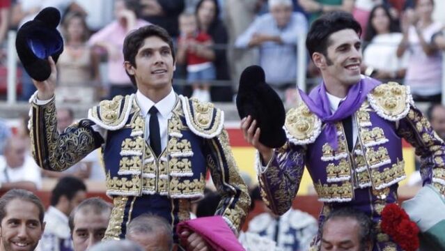 Castella y Talavante salen a hombros en Palencia