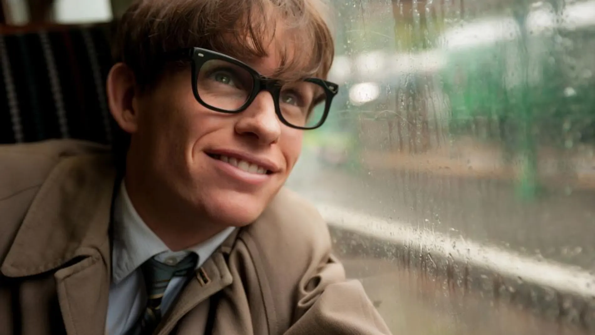 Eddie Redmayne interpreta a Stephen Hawking en "La teoría del Todo"