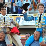 Adame y Escribano abandonaron el coso de El Palio de Istres en volandas