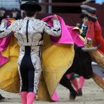 El malagueño fue corneado en el glúteo derecho mientras realizaba un quite por gaoneras
