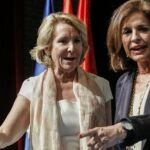 Esperanza Aguirre y Ana Botella, a su llegada a un acto del partido celebrado esta tarde en Madrid.