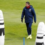Simeone pide que el Atlético se centre sólo en lo que sucede en el campo