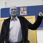 El creador y compositor Vladimir Franz, ayer en el centro de votación
