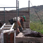 Luis estuvo cinco o seis años trabajando en la construcción hasta que en 2007, como él comenta, «todo se cayó en pedazos sin avisar»
