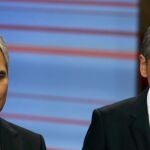 El líder del Partido Socialdemócrata, Werner Faymann, y el vicecanciller, Michael Spindelegger, tras conocer los primeros resultados