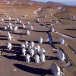 Vista general de las antenas del Atacama Large Millimeter/submillimeter Array (ALMA) en el Sitio de Operaciones del Conjunto, en el llano de Chajnantor, desierto de Atacama (Chile).