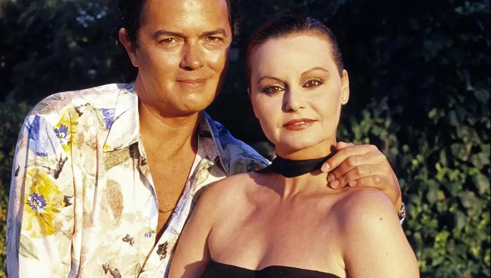 Junior y Rocío Dúrcal en 1990
