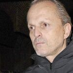El cantante Miguel Bosé, durante el entierro de Simone Bosé.