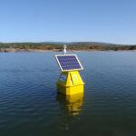 Estación de monitorización de cianobacterias ubicada en el embalse de Cuerda del Pozo, en Soria