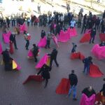 Participantes de la clase de toreo de salón esta mañana en L’Hospitalet
