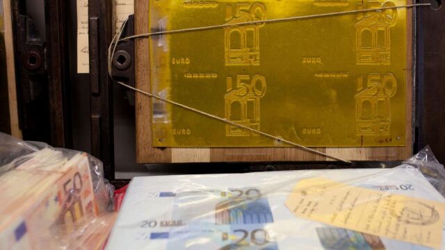 El 20% de los españoles más ricos acapara el 44% de los ingresos
