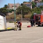Bomberos de la Diputación de valencia durante las labores de control de la nube tóxica