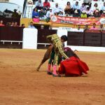 Ginés Marín durante su faena en Olivenza.