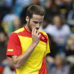 El tenista español Feliciano López se lamenta tras perder un punto frente al alemán Florian Mayer