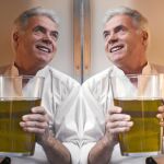 Pedro Larumbe posa con el oro líquido