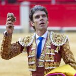 José Tomás, con la oreja del segundo toro de la tarde