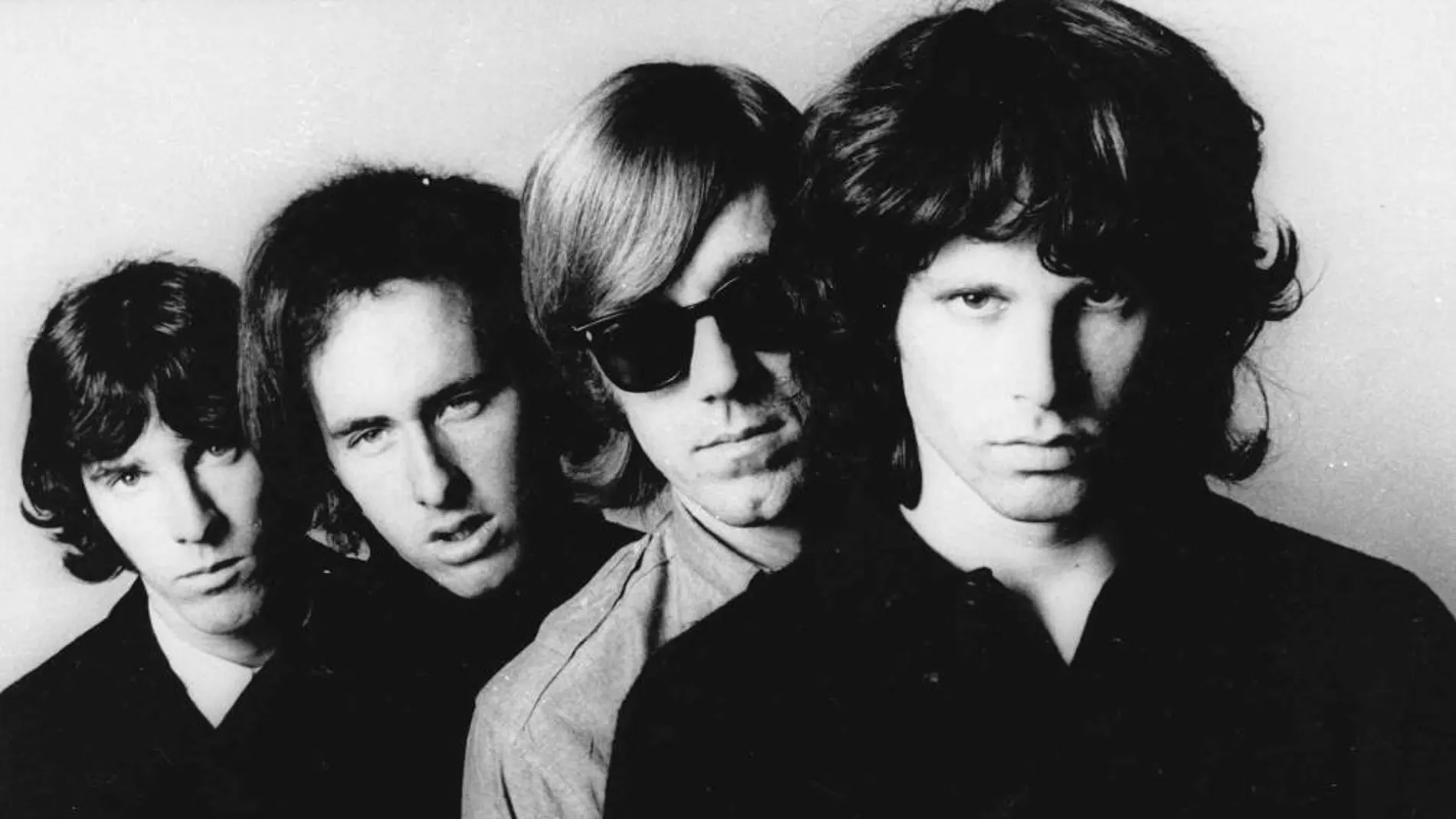 Los componentes del grupo The Doors, de izquierda a derecha: John Densmore, Robbie Krieger, Ray Manzarek y Jim Morrison