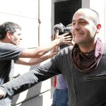 Un detenido por rendir homenaje al etarra «Thierry» diseñó la cadena humana