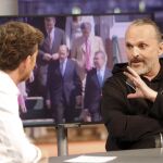 Pablo Motos entrevista a Miguel Bosé en El Hormiguero