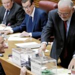 El presidente Fabra durante la votación del nuevo director de RTVV