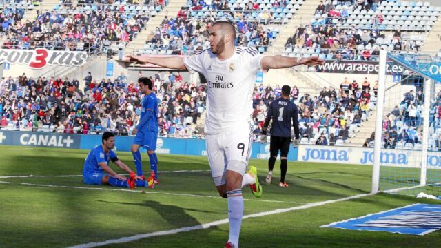 Benzema celebra su gol, el segundo del Real Madrid