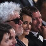 Pedro Almodóvar, Penélope Cruz y Antonio Banderas, en primera fila.