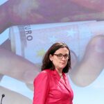 INFORME PIONERO. La comisaria europea de Interior, Cecilia Malmström, antes de presentar el documento sobre la corrupción, ayer