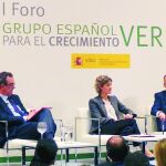 Isabel García Tejerina, en el centro, durante la clausura del evento