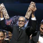 Abderrahmane Sissako con dos de sus premios