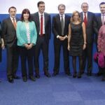 De izqda. a decha., Guillermo Fernández Vara, Trinidad Jiménez, Alfonso Ussía, Cristina Cifuentes, José Creuheras, Micaela Navarro, Pedro Sánchez, José Luis Rodríguez Zapatero, Carme Chacón, Mauricio Casals, Tomás Gómez, Teresa Cunillera, José María Barreda, Josep Sánchez Llibre, Miguel Sebastián y José Zaragoza.