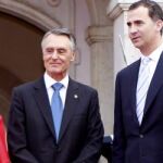 El presidente de Portugal, Aníbal Cavaco Silva (2i), y su esposa, junto a los entonces Príncipes de Asturias, en un viaje oficial a Portugal en 2012.