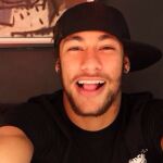 Y mientras, Neymar da «gracias a Jesús por un día más de alegría»