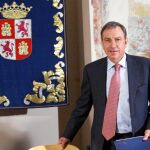 El consejero de Educación, Juan José Mateos momentos antes de valorar los datos del informe del Programa Internacional para la Evaluación de Estudiantes PISA en Castilla y León