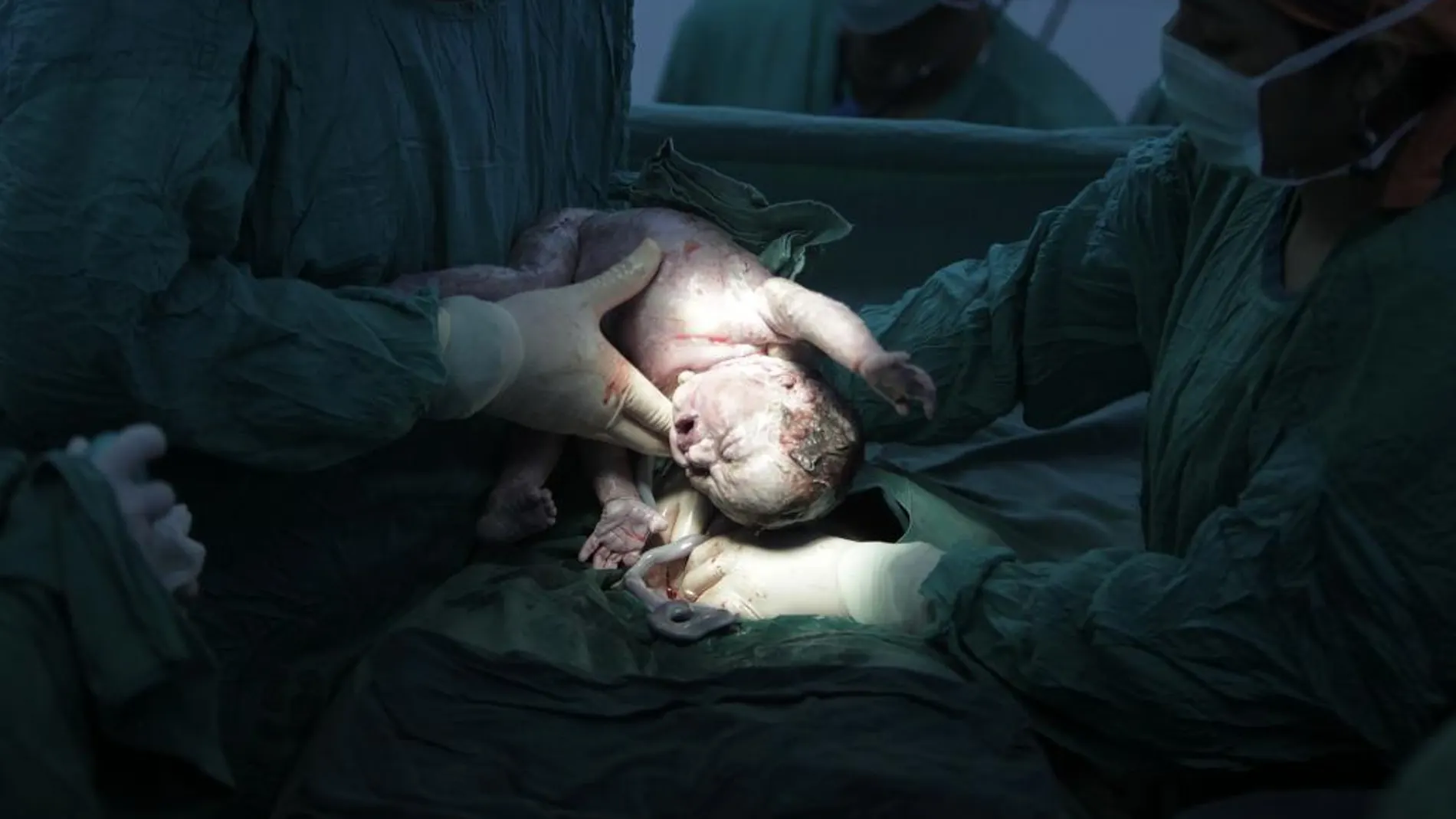 El porcentaje de bebés nacidos tras una técnica reproductiva en España roza el 11%