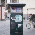 Las empresas que gestionan los parquímetros tienen hasta el mes de mayo para adaptar los terminales al nuevo sistema