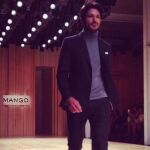 Andrés Velencoso desfila en la pasarela del 080
