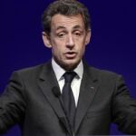 Sarkozy estudia su retorno a la vida política francesa.