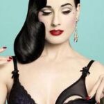 Dita Von Teese se ha lanzado al mundo del diseño de lencería