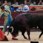 Derechazo de Juan Bautista al tercero de la tarde