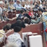 Ponce brinda al Premio Nobel Mario Vargas Llosa la muerte del segundo