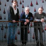 Oriol Broggi, Juan Marsé y Lluís Pasqual ayer en la sede del Teatre Lliure