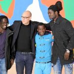 Àlex Rigola secundado por Balla Moussa, Ibra Ba e Ibra Sembene, protagonistas de «Migraland», que se estrena en Salt