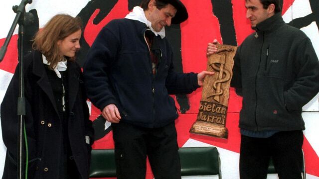 Homenaje de la izquierda abertzale a José Antonio Urruticoetxea, "Josu Ternera" (en el centro de la imagen)